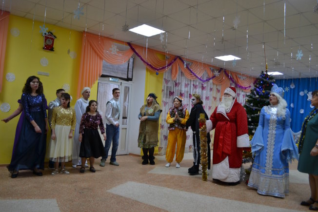 Новогоднее представление прошло в Центре содействия семейному воспитанию г. Челябинска