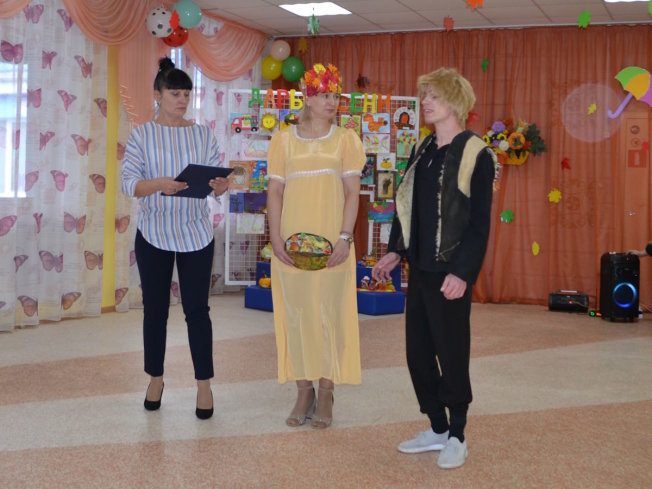 Праздник «Осени» прошёл в Центре содействия семейному воспитания г. Челябинска