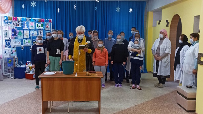 В Центре содействия семейному воспитанию г. Челябинска провели чин освящение дома