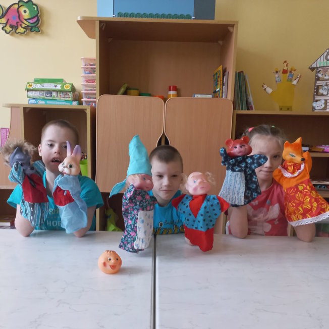 В отделении реабилитации дошкольников был проведен кукольный театр по мотивом русской народной сказки «Колобок»