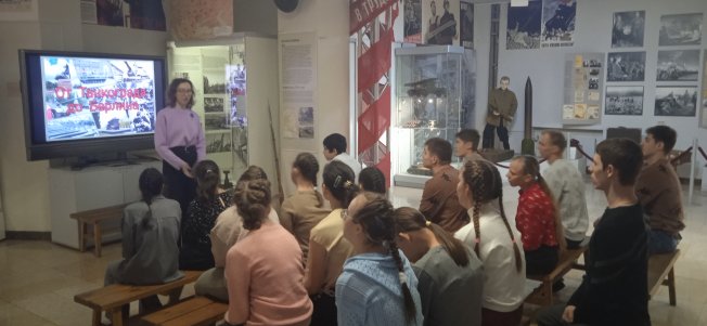Наши ребята побывали в Челябинском областном краеведческом музее на экспозиции «от Танкограда до Берлина»
